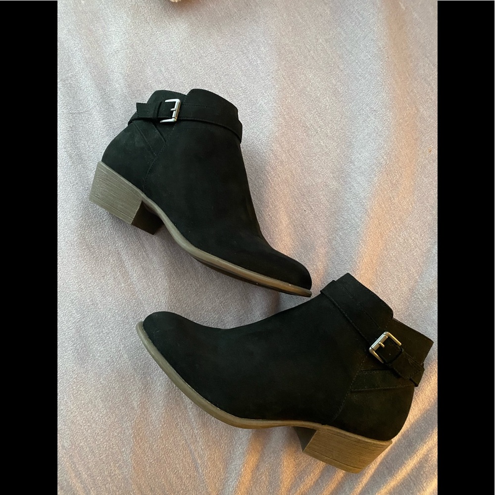 Shoe Dazzle Black Booties